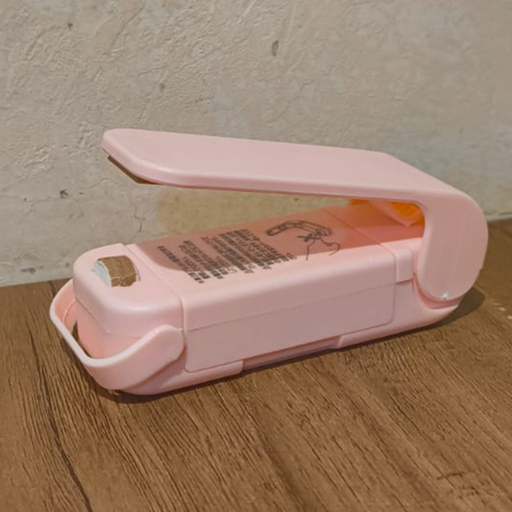 Mini Plastic Bag Sealer â€“ Portable Heat Sealing Machine (Battery Operated / 1 Pc)