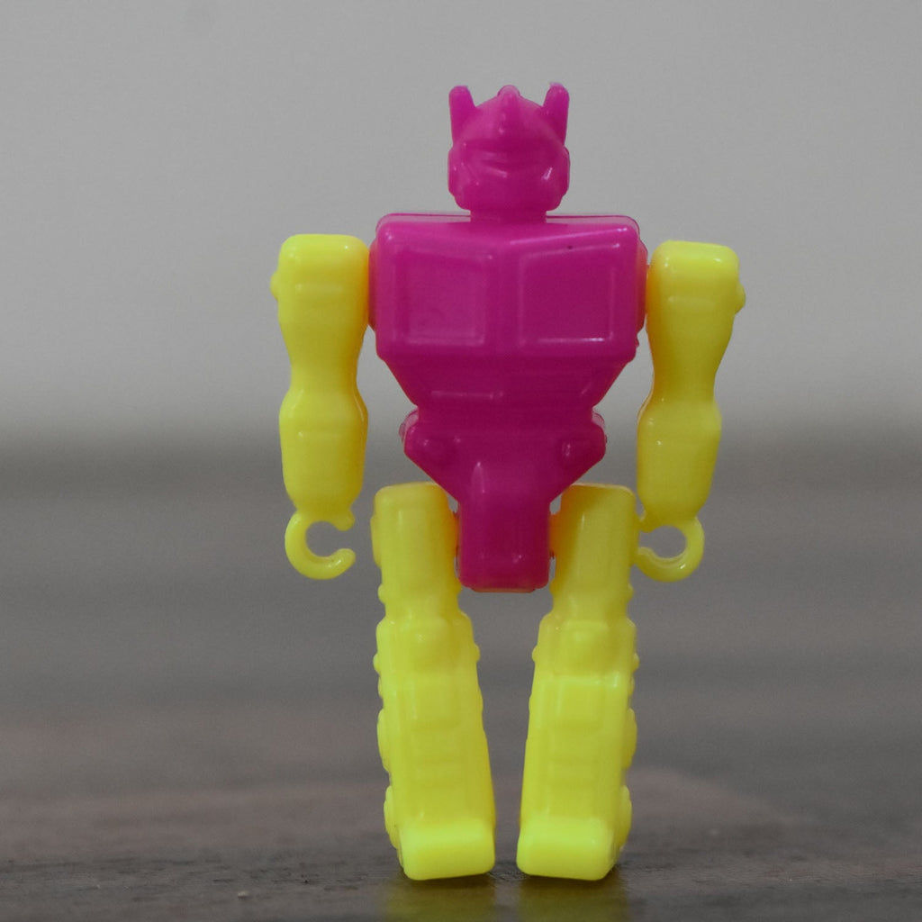 30 small robot toys for childrenâ€™s play and creativity