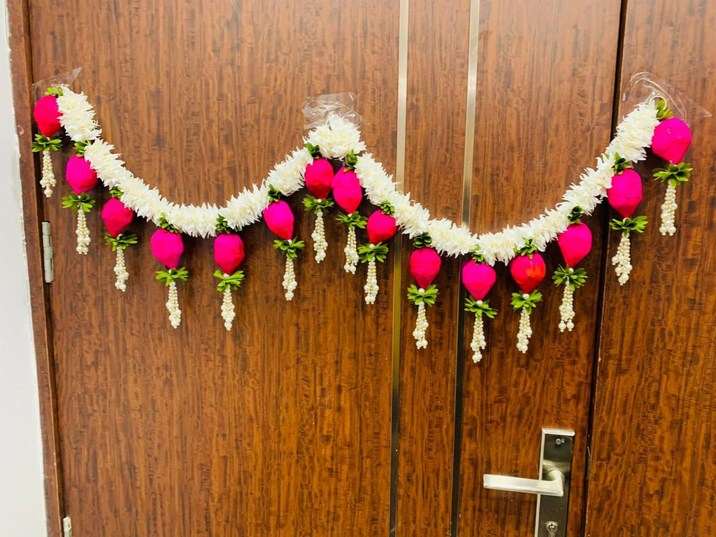 Mesmerising gajra toran with lotus flowers Single piece