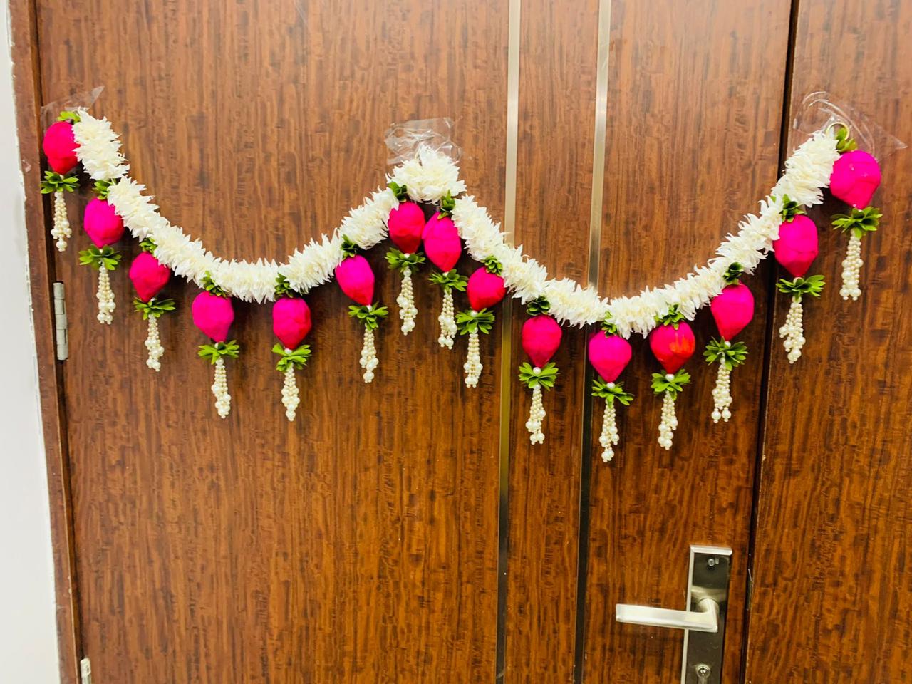 Mesmerising gajra toran with lotus flowers Single piece